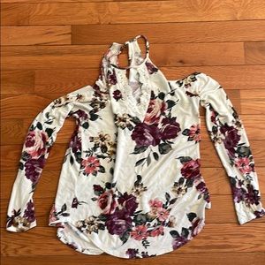 Daytrip floral cold shoulder top size small